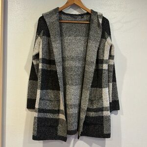 Cyrus Gray & Black Plaid Open Front Sweater Hooded Jacket, size Small